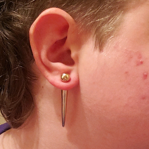 Gold-colored Long Backing Earrings - Picture 3 of 3